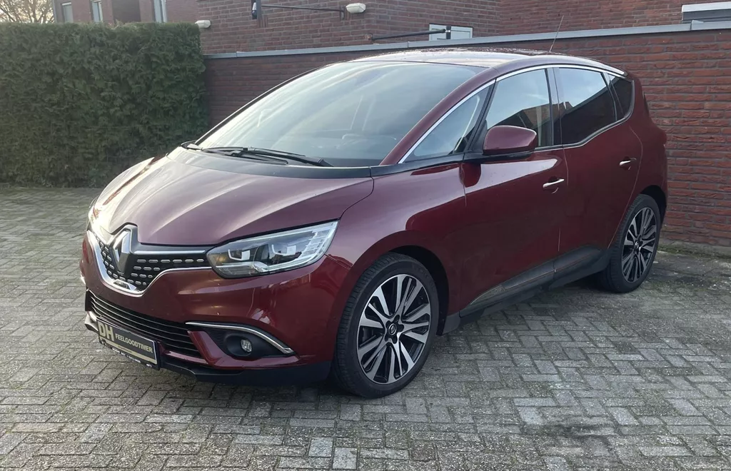 Renault Sc&eacute;nic Initiale Paris